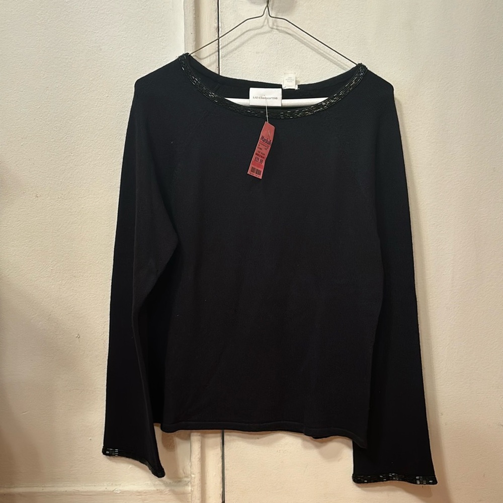 NWT Liz Claiborne Black Sweater in Size M